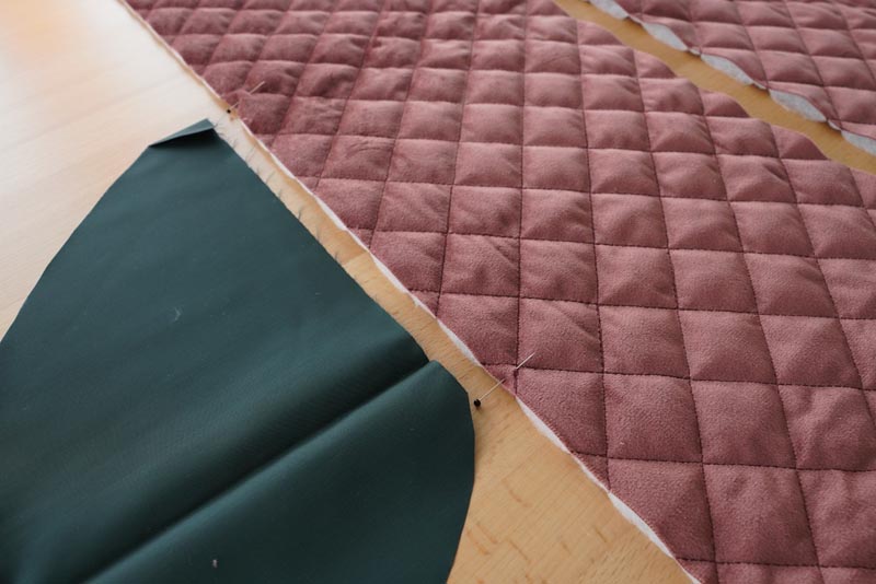 Free sewing tutorial - how to sew a women´s woven vest (sewing pattern included)