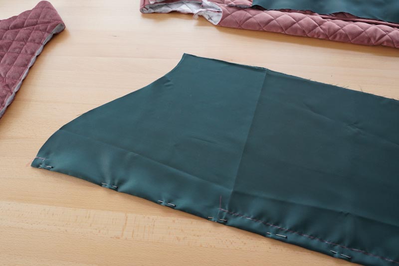 Free sewing tutorial - how to sew a women´s woven vest (sewing pattern included)