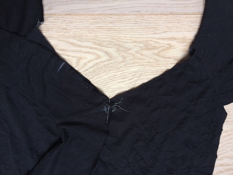 How to sew a hoodie with raglan sleeves and collar