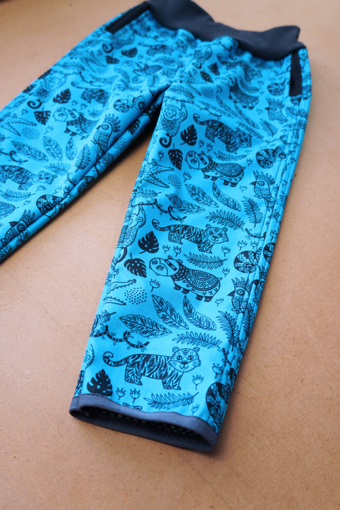 SEWING INSTRUCTIONS FOR CHILDREN'S SOFTSHELL PANTS (+ PATTERN)