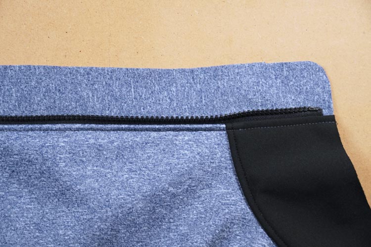 HOW TO SEW IN THE ZIPPER WITH UNDERLAP