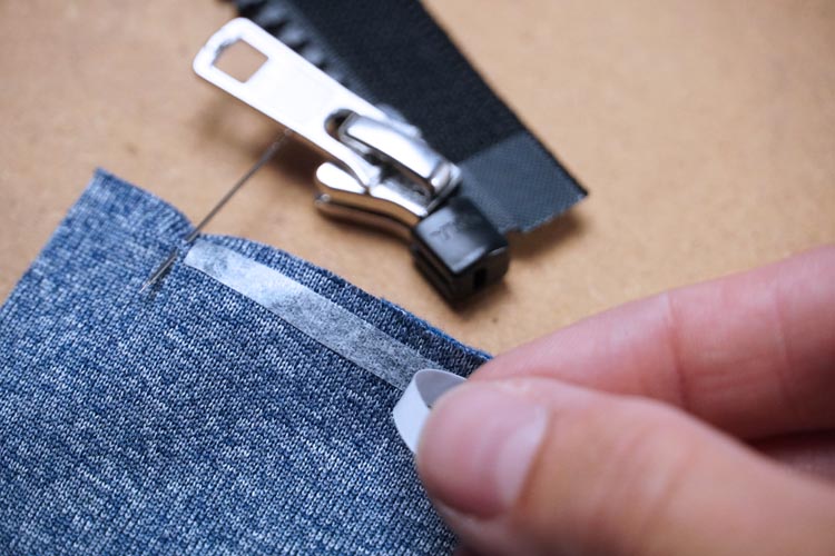 HOW TO SEW IN THE ZIPPER WITH UNDERLAP