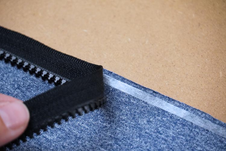 HOW TO SEW IN THE ZIPPER WITH UNDERLAP