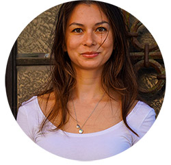 Hi, I am Peta, the author of Picolly blog